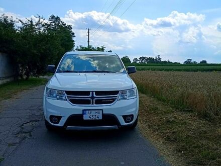 Білий Додж Джорні, об'ємом двигуна 2.4 л та пробігом 165 тис. км за 10500 $, фото 1 на Automoto.ua
