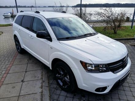 Белый Додж Джорни, объемом двигателя 0 л и пробегом 112 тыс. км за 7300 $, фото 1 на Automoto.ua