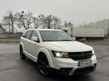 Белый Додж Джорни, объемом двигателя 2.36 л и пробегом 225 тыс. км за 10850 $, фото 1 на Automoto.ua