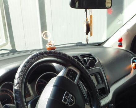 Чорний Додж Джорні, об'ємом двигуна 2.4 л та пробігом 102 тис. км за 12500 $, фото 4 на Automoto.ua