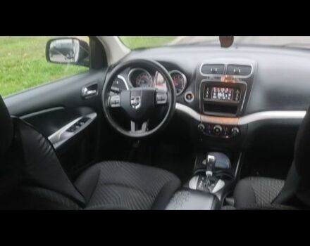 Черный Додж Джорни, объемом двигателя 2 л и пробегом 236 тыс. км за 8950 $, фото 5 на Automoto.ua