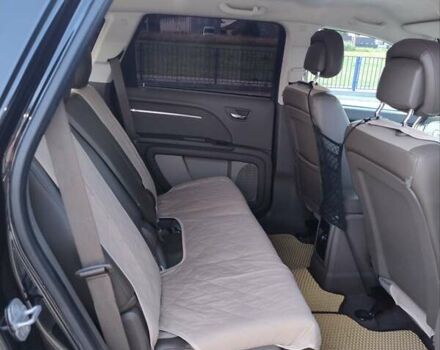 Черный Додж Джорни, объемом двигателя 2 л и пробегом 249 тыс. км за 9000 $, фото 5 на Automoto.ua