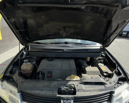 Черный Додж Джорни, объемом двигателя 2 л и пробегом 300 тыс. км за 7700 $, фото 9 на Automoto.ua