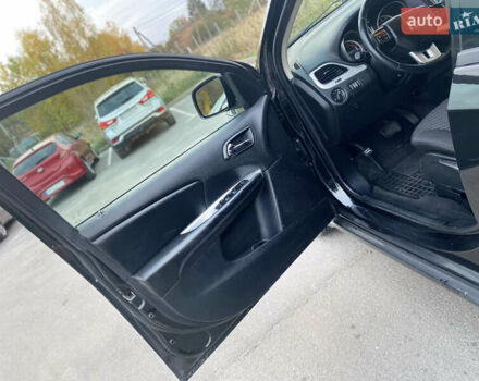 Черный Додж Джорни, объемом двигателя 2.36 л и пробегом 260 тыс. км за 8500 $, фото 14 на Automoto.ua