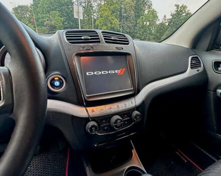 Черный Додж Джорни, объемом двигателя 2.4 л и пробегом 154 тыс. км за 8900 $, фото 3 на Automoto.ua