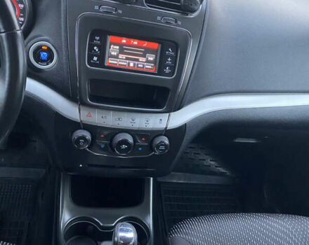 Черный Додж Джорни, объемом двигателя 2.36 л и пробегом 260 тыс. км за 8500 $, фото 18 на Automoto.ua