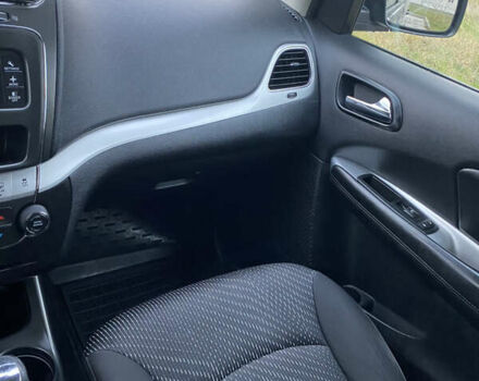 Черный Додж Джорни, объемом двигателя 2.36 л и пробегом 260 тыс. км за 8500 $, фото 19 на Automoto.ua