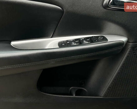 Чорний Додж Джорні, об'ємом двигуна 2.36 л та пробігом 157 тис. км за 9000 $, фото 17 на Automoto.ua