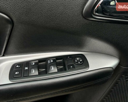 Чорний Додж Джорні, об'ємом двигуна 2.36 л та пробігом 157 тис. км за 9000 $, фото 18 на Automoto.ua