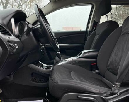 Чорний Додж Джорні, об'ємом двигуна 2.4 л та пробігом 157 тис. км за 9000 $, фото 8 на Automoto.ua