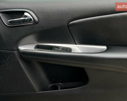 Чорний Додж Джорні, об'ємом двигуна 2.36 л та пробігом 157 тис. км за 9000 $, фото 19 на Automoto.ua