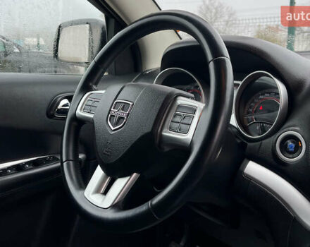 Чорний Додж Джорні, об'ємом двигуна 2.36 л та пробігом 157 тис. км за 9000 $, фото 10 на Automoto.ua