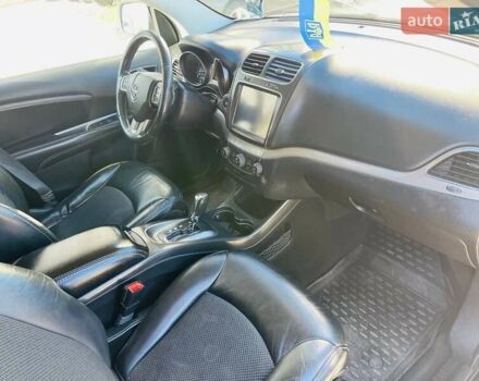 Черный Додж Джорни, объемом двигателя 2.4 л и пробегом 202 тыс. км за 12500 $, фото 10 на Automoto.ua