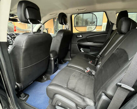 Черный Додж Джорни, объемом двигателя 2.36 л и пробегом 182 тыс. км за 11200 $, фото 3 на Automoto.ua