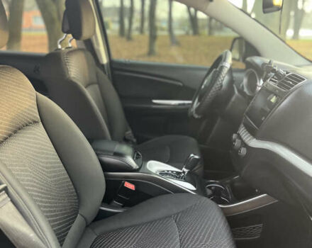 Черный Додж Джорни, объемом двигателя 2.36 л и пробегом 180 тыс. км за 11800 $, фото 13 на Automoto.ua