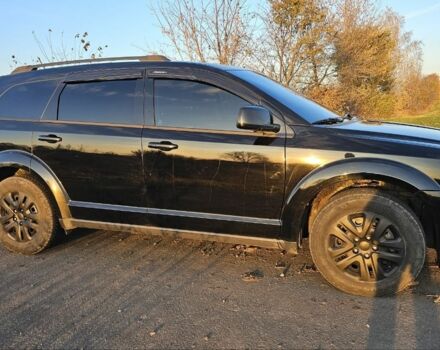 Черный Додж Джорни, объемом двигателя 2.4 л и пробегом 250 тыс. км за 10150 $, фото 1 на Automoto.ua