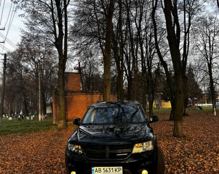 Черный Додж Джорни, объемом двигателя 2.36 л и пробегом 180 тыс. км за 11800 $, фото 2 на Automoto.ua