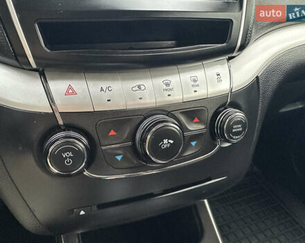 Черный Додж Джорни, объемом двигателя 3.6 л и пробегом 250 тыс. км за 10500 $, фото 31 на Automoto.ua