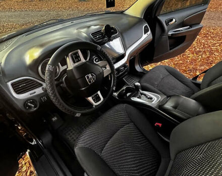 Черный Додж Джорни, объемом двигателя 2.36 л и пробегом 180 тыс. км за 11800 $, фото 22 на Automoto.ua