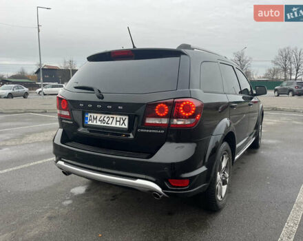 Черный Додж Джорни, объемом двигателя 2.36 л и пробегом 225 тыс. км за 10600 $, фото 3 на Automoto.ua