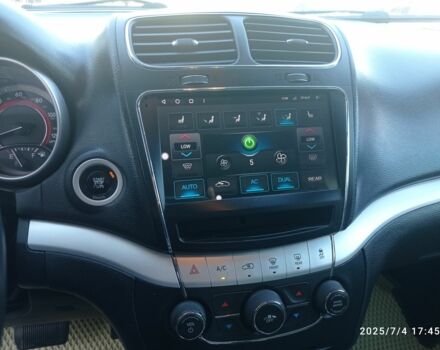 Черный Додж Джорни, объемом двигателя 2.4 л и пробегом 196 тыс. км за 9999 $, фото 5 на Automoto.ua