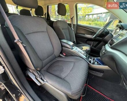 Чорний Додж Джорні, об'ємом двигуна 2.36 л та пробігом 148 тис. км за 8490 $, фото 9 на Automoto.ua