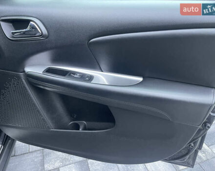 Черный Додж Джорни, объемом двигателя 2.36 л и пробегом 151 тыс. км за 12799 $, фото 18 на Automoto.ua