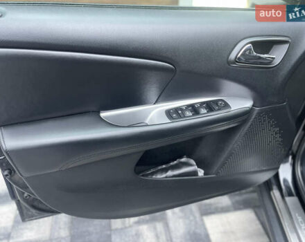 Черный Додж Джорни, объемом двигателя 2.36 л и пробегом 151 тыс. км за 12799 $, фото 9 на Automoto.ua