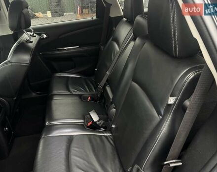 Черный Додж Джорни, объемом двигателя 2.4 л и пробегом 220 тыс. км за 11950 $, фото 6 на Automoto.ua