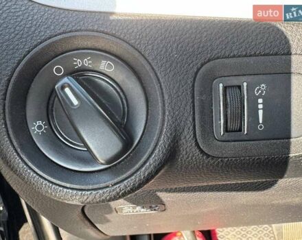 Чорний Додж Джорні, об'ємом двигуна 2.36 л та пробігом 148 тис. км за 8490 $, фото 14 на Automoto.ua