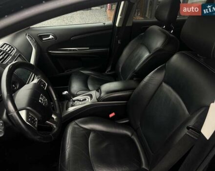 Черный Додж Джорни, объемом двигателя 2.4 л и пробегом 220 тыс. км за 11950 $, фото 4 на Automoto.ua