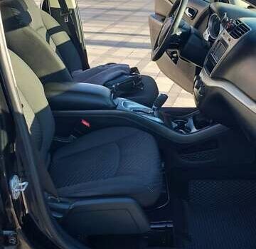 Черный Додж Джорни, объемом двигателя 3.6 л и пробегом 198 тыс. км за 13500 $, фото 3 на Automoto.ua