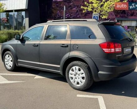 Чорний Додж Джорні, об'ємом двигуна 2.36 л та пробігом 148 тис. км за 8490 $, фото 3 на Automoto.ua