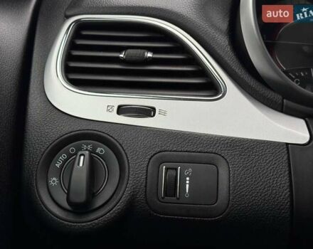 Чорний Додж Джорні, об'ємом двигуна 2.4 л та пробігом 130 тис. км за 11500 $, фото 31 на Automoto.ua