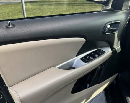 Черный Додж Джорни, объемом двигателя 2.36 л и пробегом 118 тыс. км за 13000 $, фото 19 на Automoto.ua