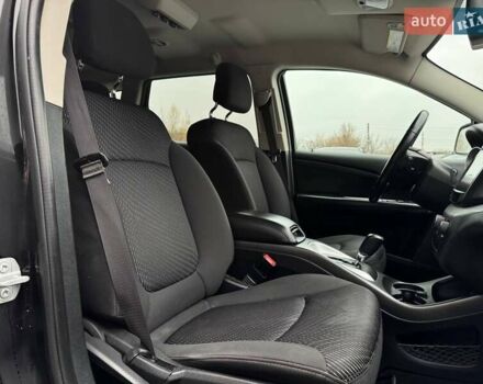 Чорний Додж Джорні, об'ємом двигуна 2.4 л та пробігом 130 тис. км за 11500 $, фото 66 на Automoto.ua