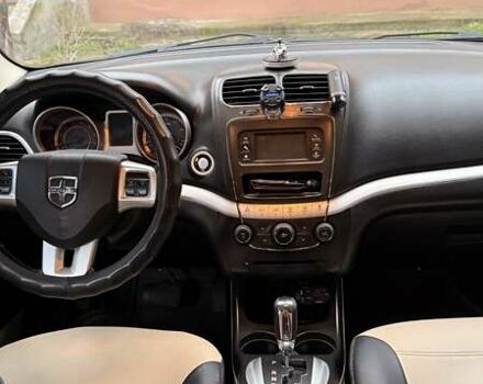 Черный Додж Джорни, объемом двигателя 2.36 л и пробегом 186 тыс. км за 13200 $, фото 4 на Automoto.ua