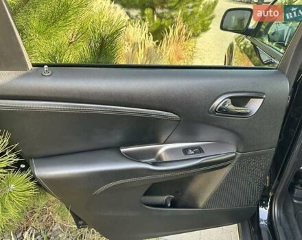 Черный Додж Джорни, объемом двигателя 2.36 л и пробегом 197 тыс. км за 13500 $, фото 11 на Automoto.ua