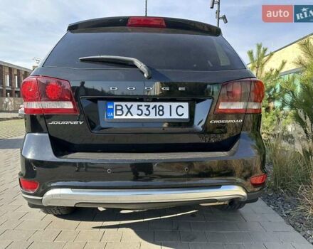 Черный Додж Джорни, объемом двигателя 2.36 л и пробегом 197 тыс. км за 13500 $, фото 4 на Automoto.ua
