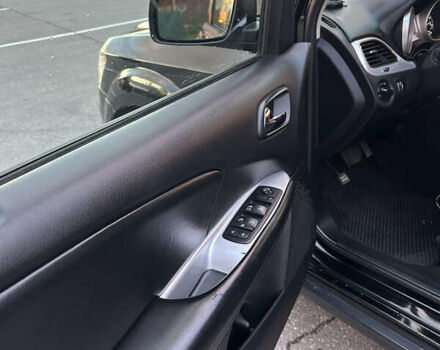 Черный Додж Джорни, объемом двигателя 2.36 л и пробегом 280 тыс. км за 11950 $, фото 21 на Automoto.ua