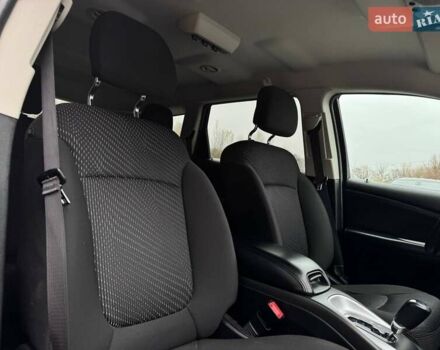 Чорний Додж Джорні, об'ємом двигуна 2.4 л та пробігом 130 тис. км за 11500 $, фото 67 на Automoto.ua