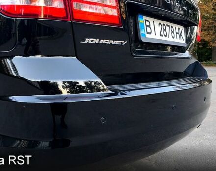 Черный Додж Джорни, объемом двигателя 2.4 л и пробегом 153 тыс. км за 11900 $, фото 5 на Automoto.ua