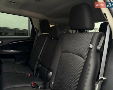 Чорний Додж Джорні, об'ємом двигуна 2.4 л та пробігом 130 тис. км за 11500 $, фото 48 на Automoto.ua