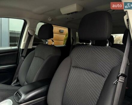 Чорний Додж Джорні, об'ємом двигуна 2.4 л та пробігом 130 тис. км за 11500 $, фото 43 на Automoto.ua