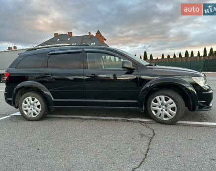 Черный Додж Джорни, объемом двигателя 2.36 л и пробегом 280 тыс. км за 11950 $, фото 3 на Automoto.ua