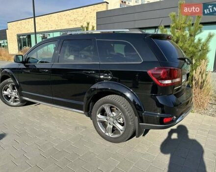 Черный Додж Джорни, объемом двигателя 2.36 л и пробегом 197 тыс. км за 13500 $, фото 3 на Automoto.ua