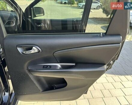 Черный Додж Джорни, объемом двигателя 2.36 л и пробегом 197 тыс. км за 13500 $, фото 13 на Automoto.ua