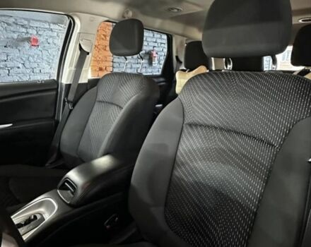 Черный Додж Джорни, объемом двигателя 2.4 л и пробегом 130 тыс. км за 12000 $, фото 8 на Automoto.ua