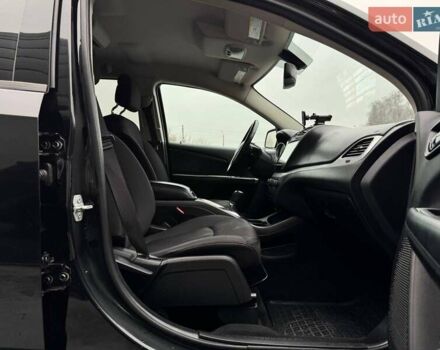 Чорний Додж Джорні, об'ємом двигуна 2.4 л та пробігом 130 тис. км за 11500 $, фото 65 на Automoto.ua