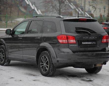 Черный Додж Джорни, объемом двигателя 2.4 л и пробегом 157 тыс. км за 13900 $, фото 3 на Automoto.ua